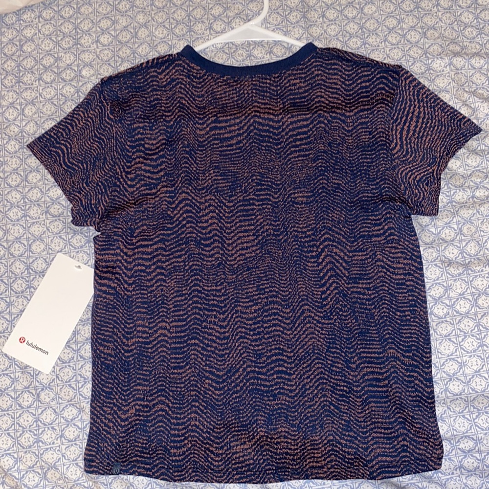 LULULEMON TRAIN TO BE TEE
